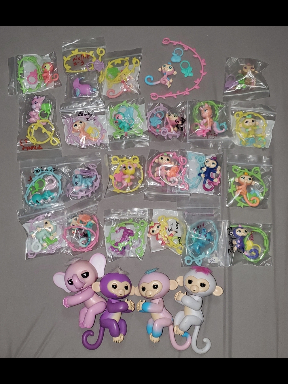 Fingerlings Mini Toy Lot